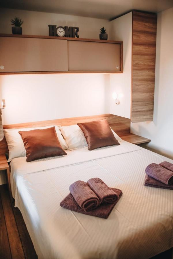 Mobile Home Kailani Nr 121, Camping Porton Biondi Rovinj Exterior photo